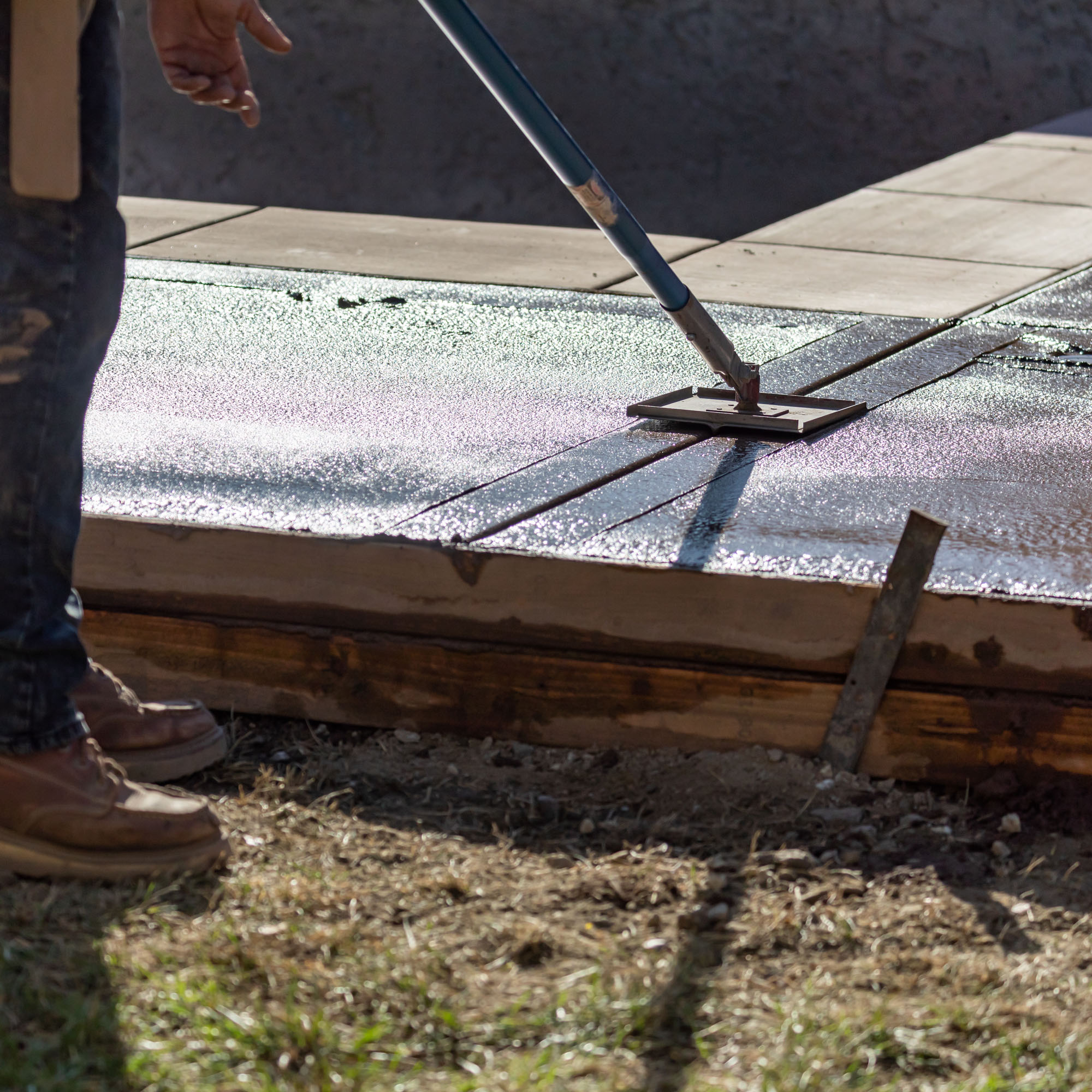 Sidewalk Installation & Repair